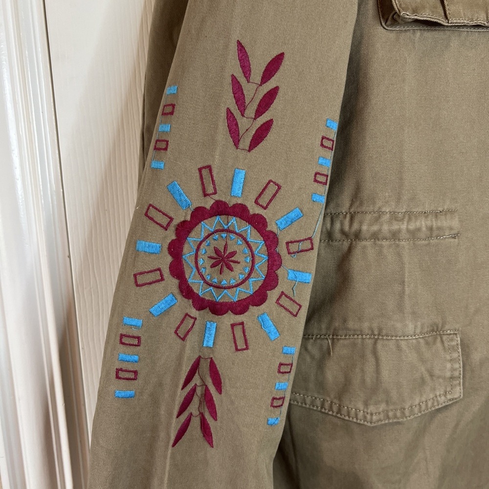 NWT Hayden LA Embroidered Tribal Cargo Jacket in Olive Green Sz Large - Picture 5 of 11